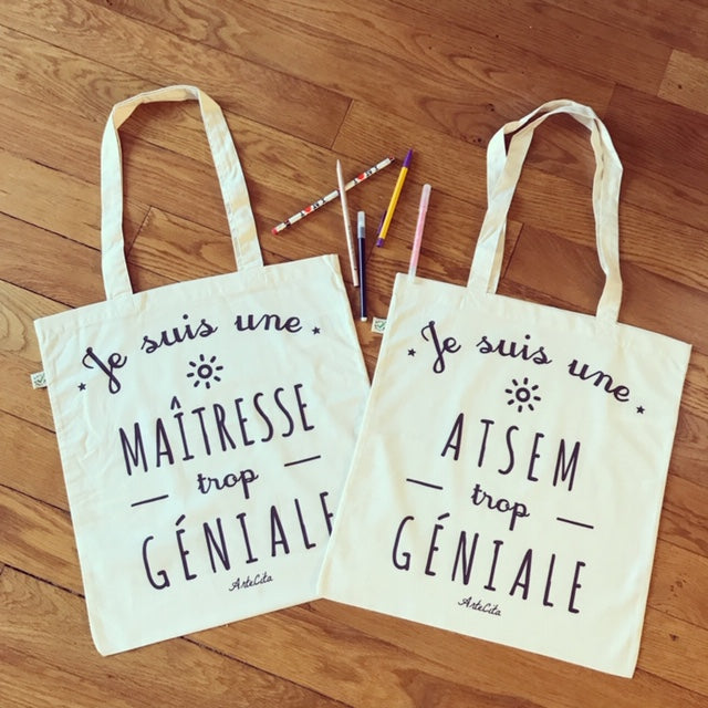 Cadeau anniversaire : Tote Bag - Une ATSEM trop Géniale - Coton Bio - Cadeau Original - Cadeau Personnalisable - Cadeaux-Positifs.com -Unique-Blanc-