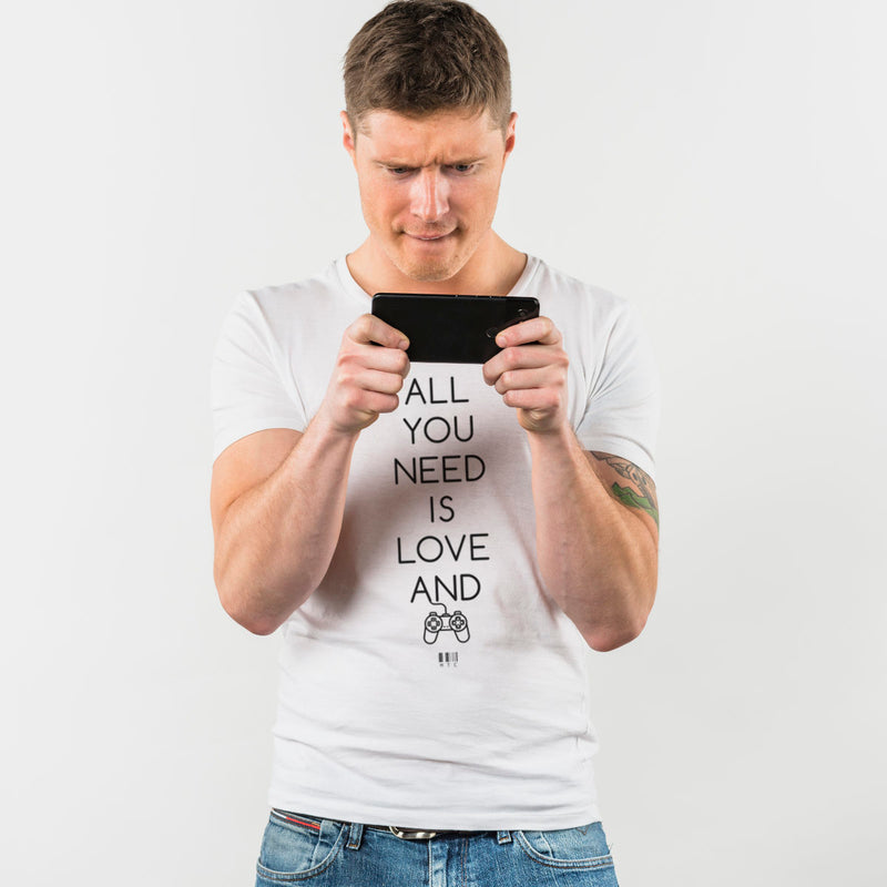 Cadeau anniversaire : T-Shirt - All you need is Love and Video Games - Coton Bio - Cadeau Original - Cadeau Personnalisable - Cadeaux-Positifs.com -XS-Blanc-